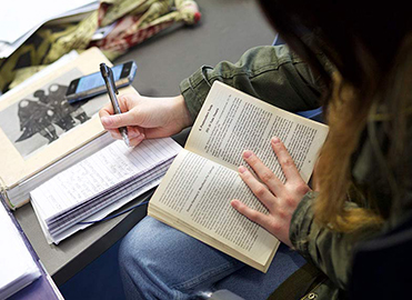 Best Thesis Topics : An Ultimate Guide