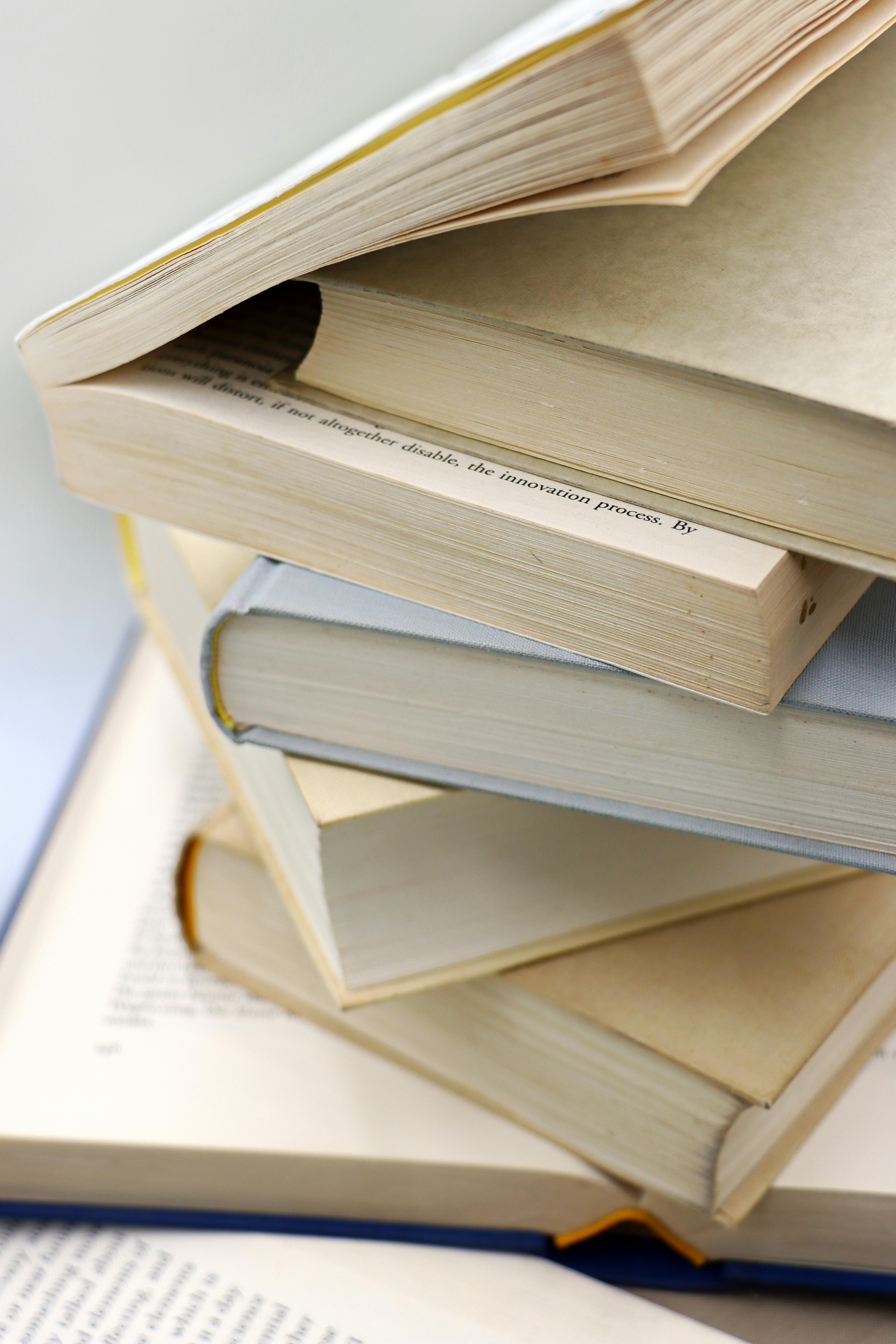 How to Write a Thesis Statement: Complete Guide for Students & Researchers